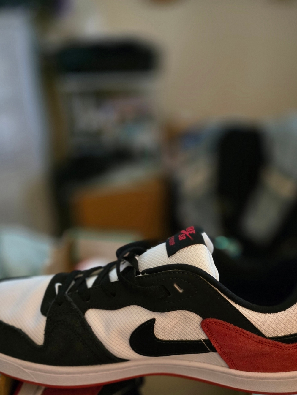 NIKE SB ALLEYOOP WHITE/BLACK/UNIVERSITY RED SKATE SHOES - Picture 5 of 11